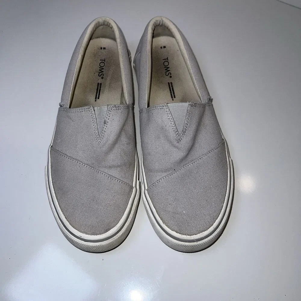Toms pre owned
